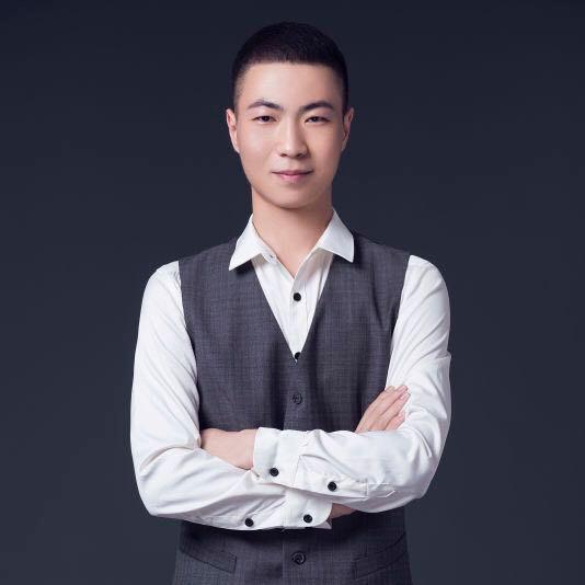 游泳教练燕华