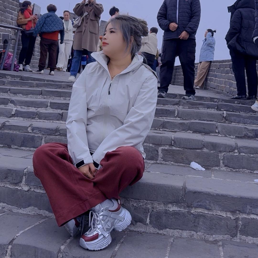 卖珠宝的小姐姐吕娟
