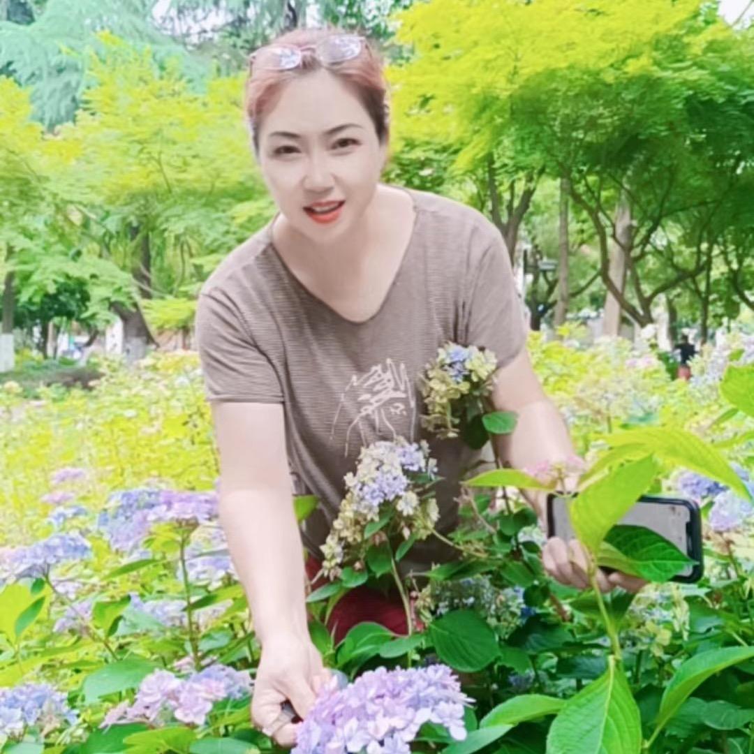 啊丽.   (拒绝私聊)
