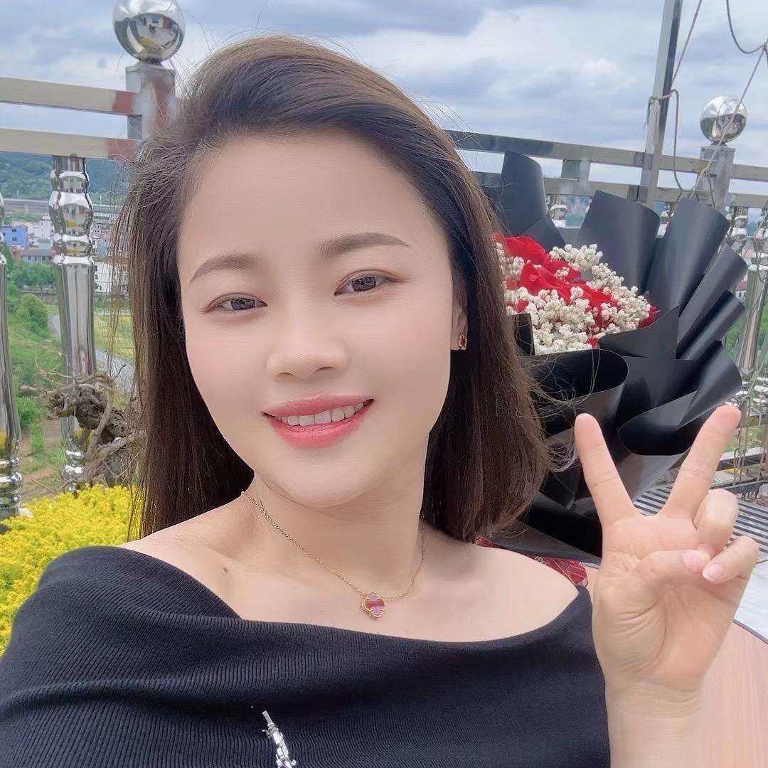 义乌俊朗二手车玲珑