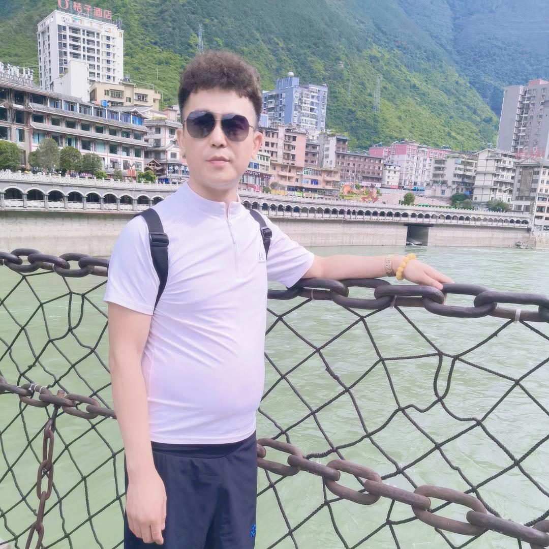 嘿：靓仔🤵‍♂️
