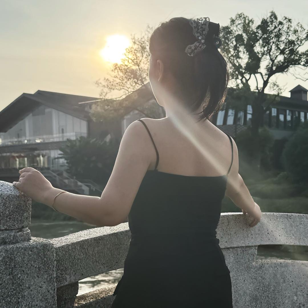 柏兮晨伽-夏莲