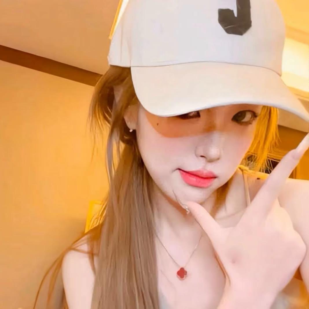 阿玲.