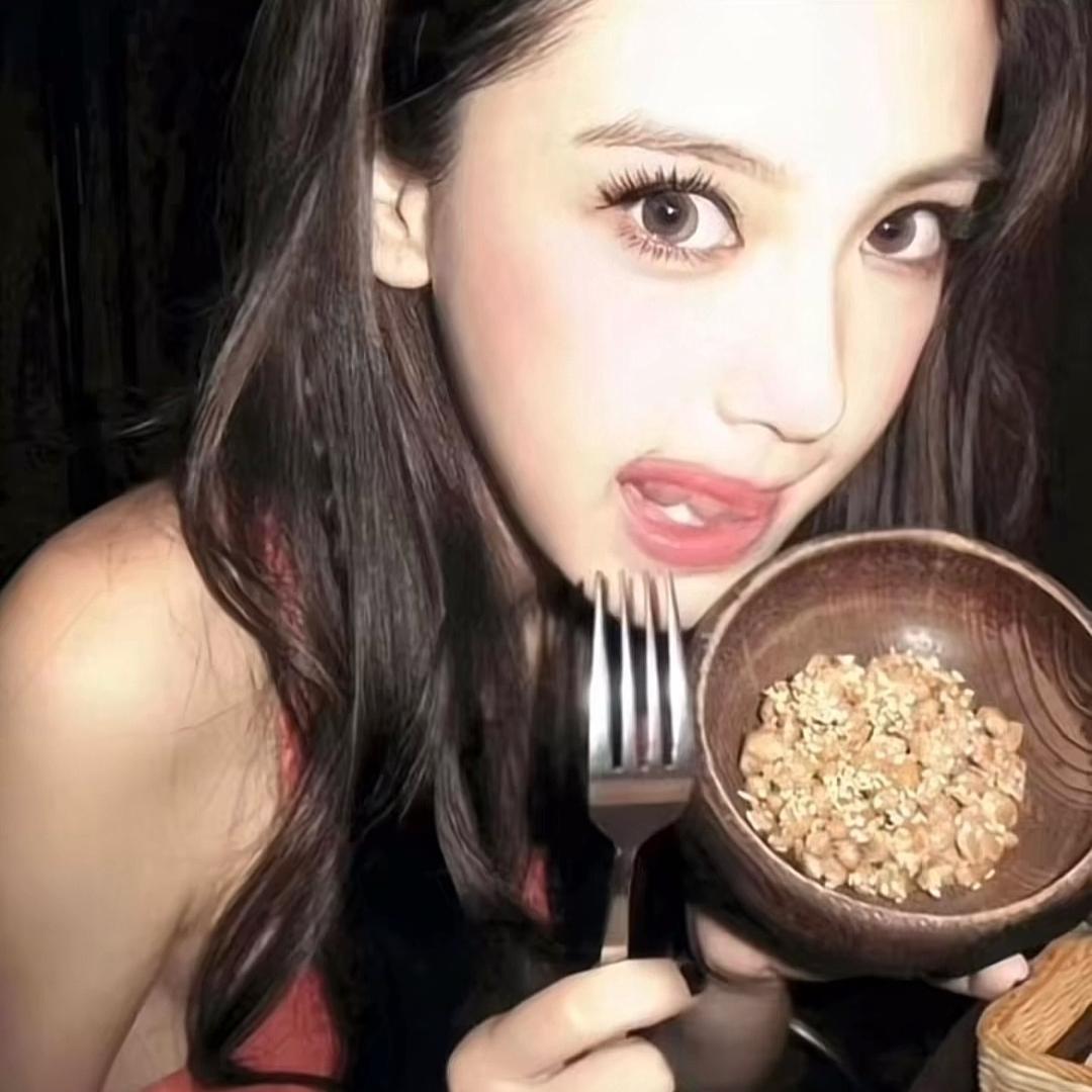 汉堡里的番茄片