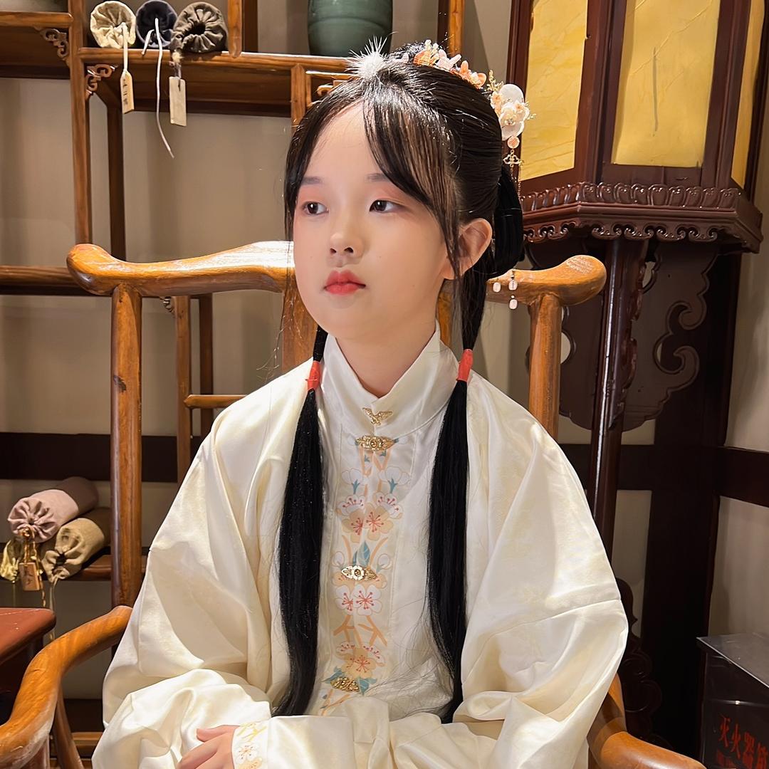 吃肉肉的小兔兔,,Ծ^Ծ,,