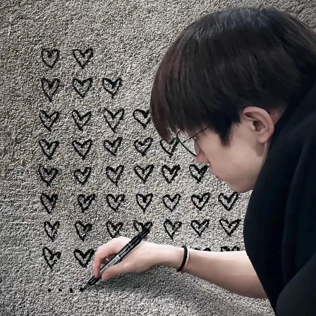 请叫我小臭肠～
