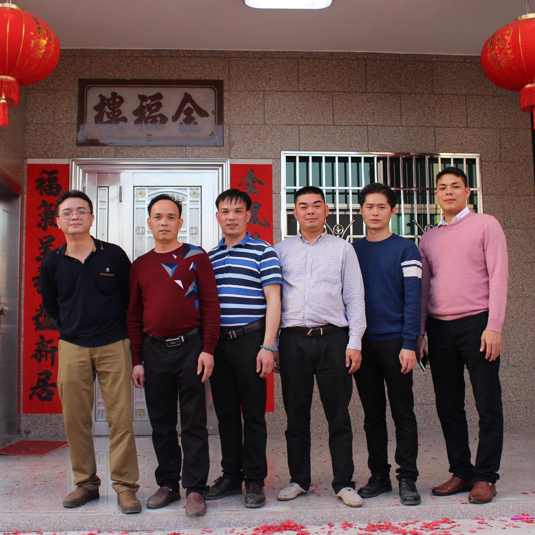 罗名县