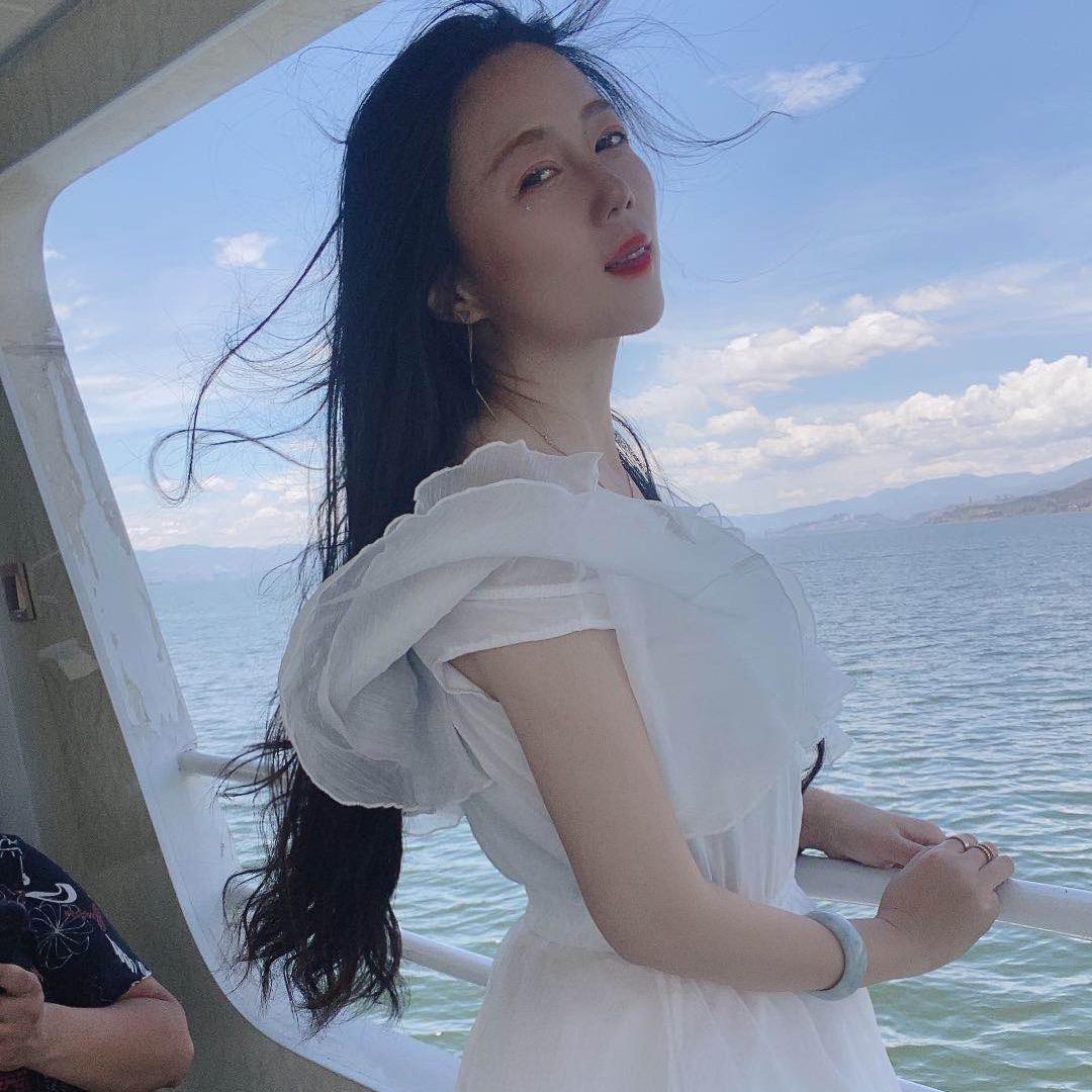 小依依✨