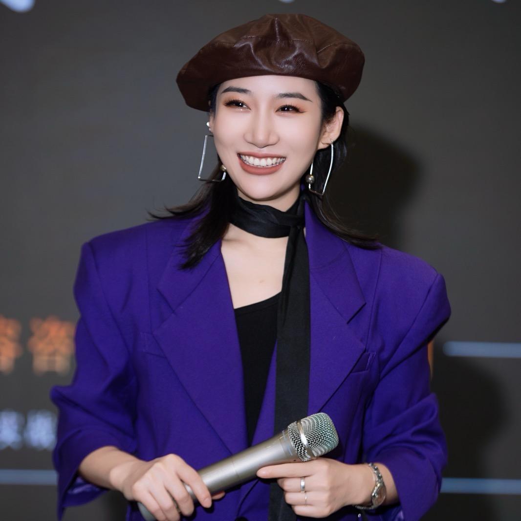 上海朱丽老丝 （专注唇部教学）