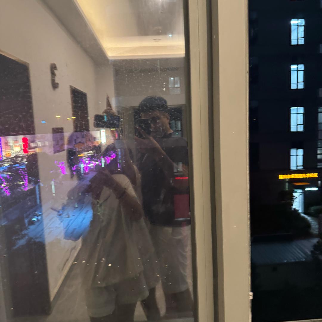 小Q.