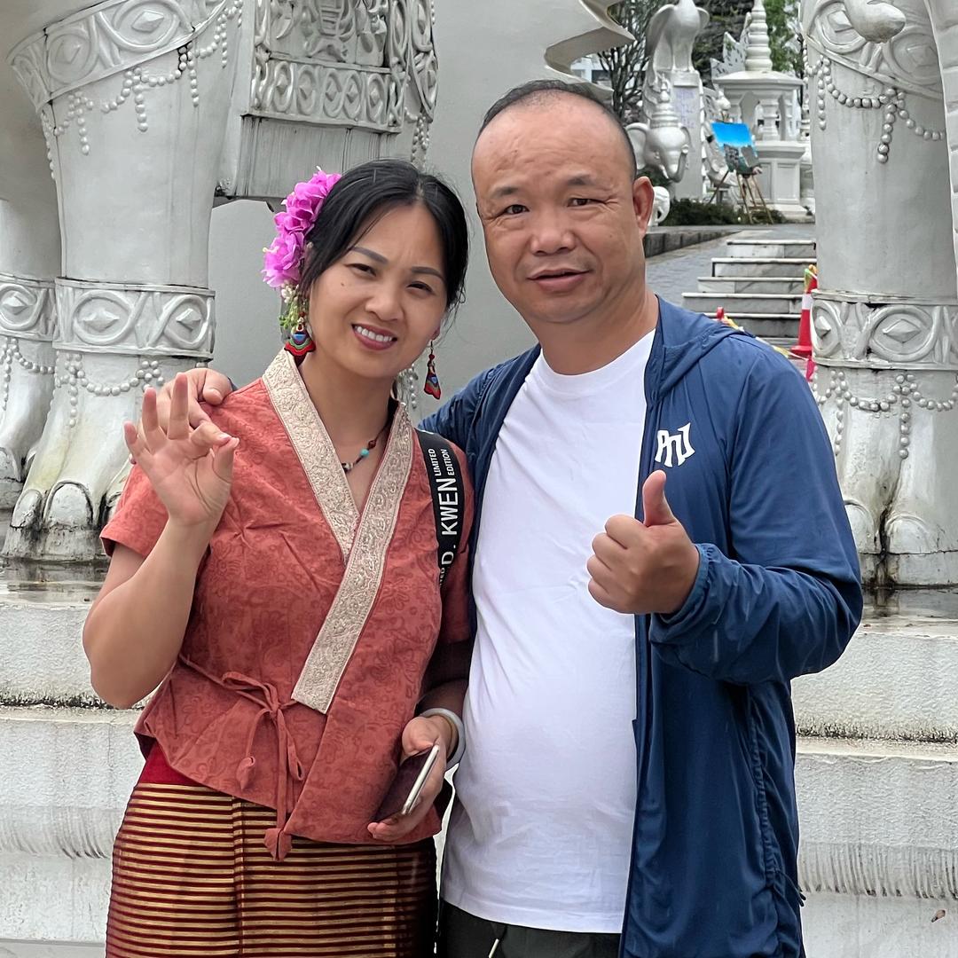 青哥莉姐游中国