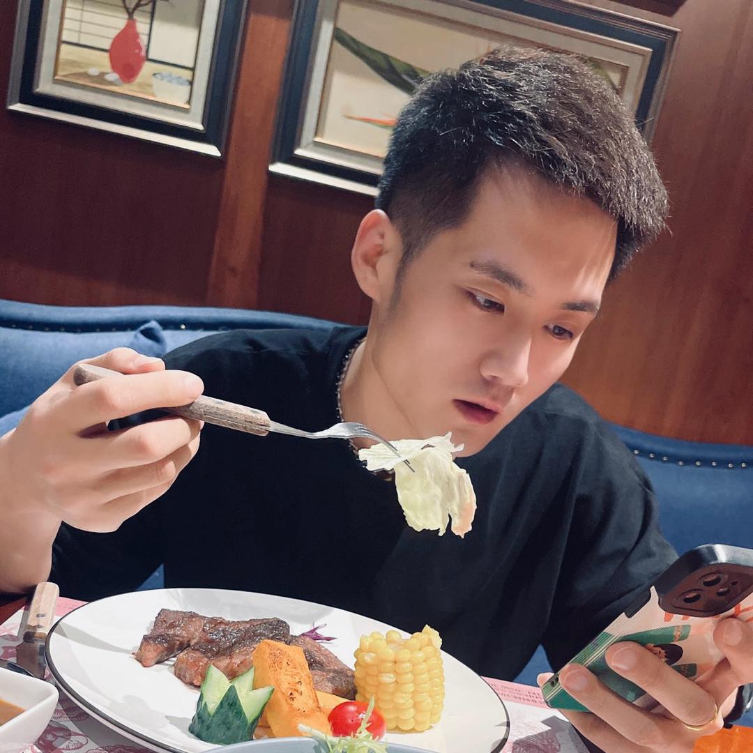 Lee🥩
