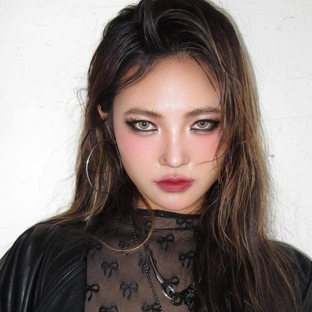 YANG—STUDIO