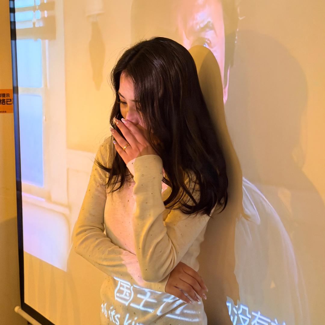 请叫我林三岁。