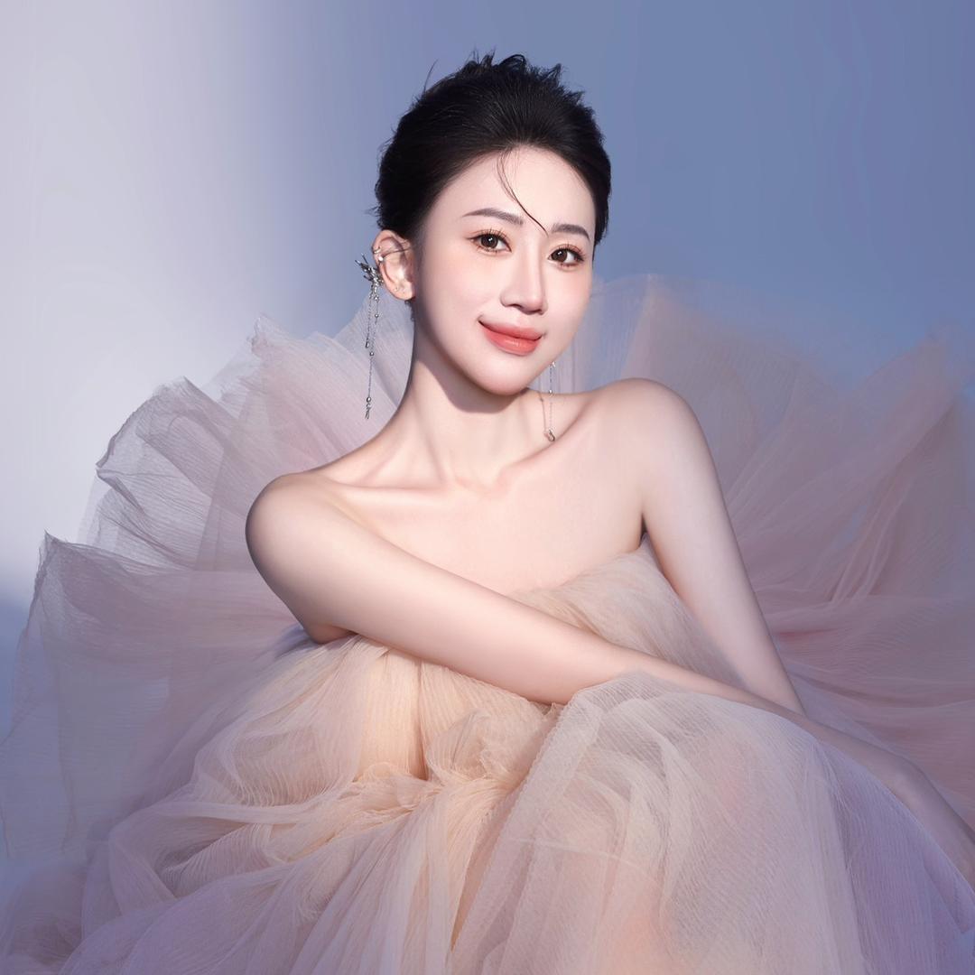 林闻闻PaulineLam