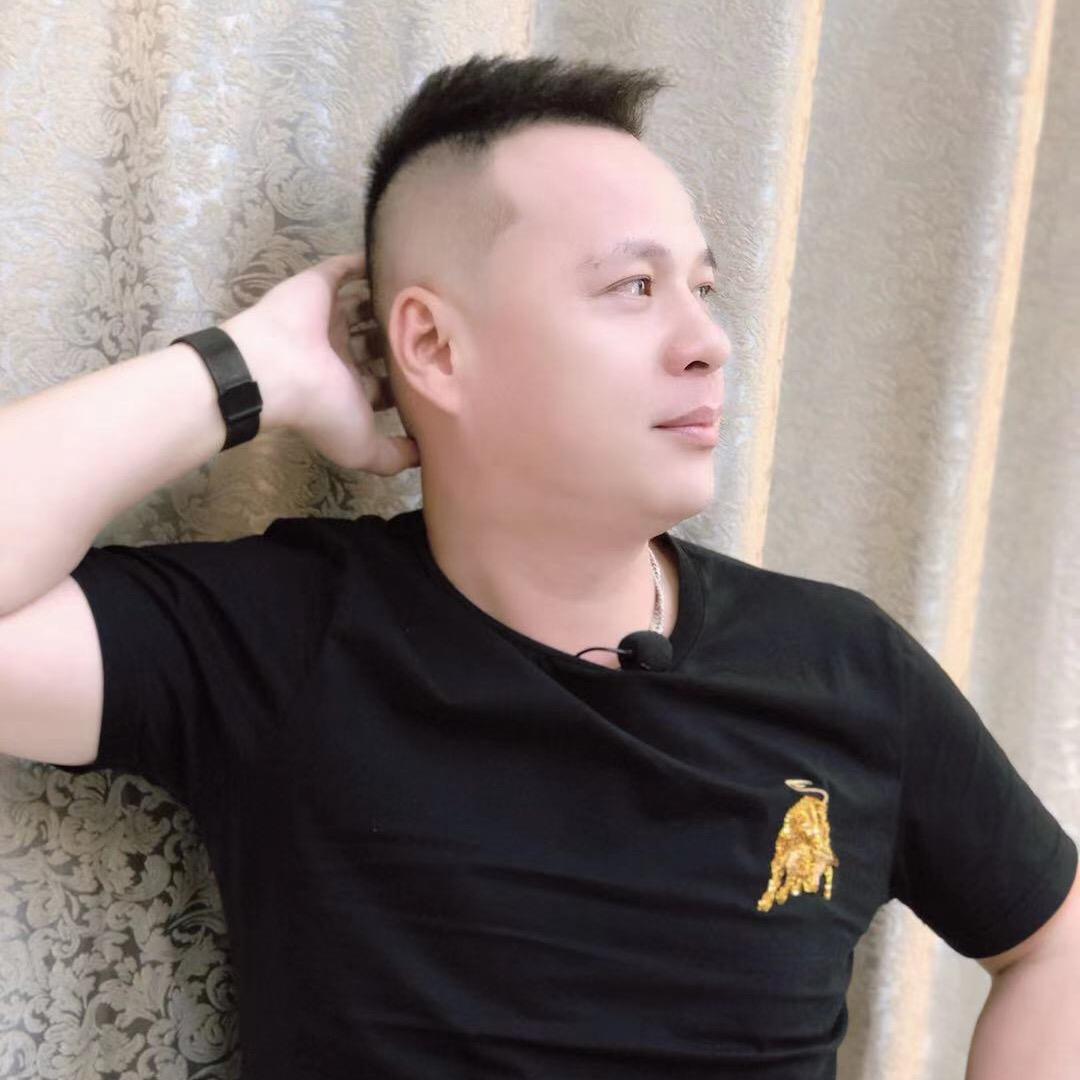 亮亮