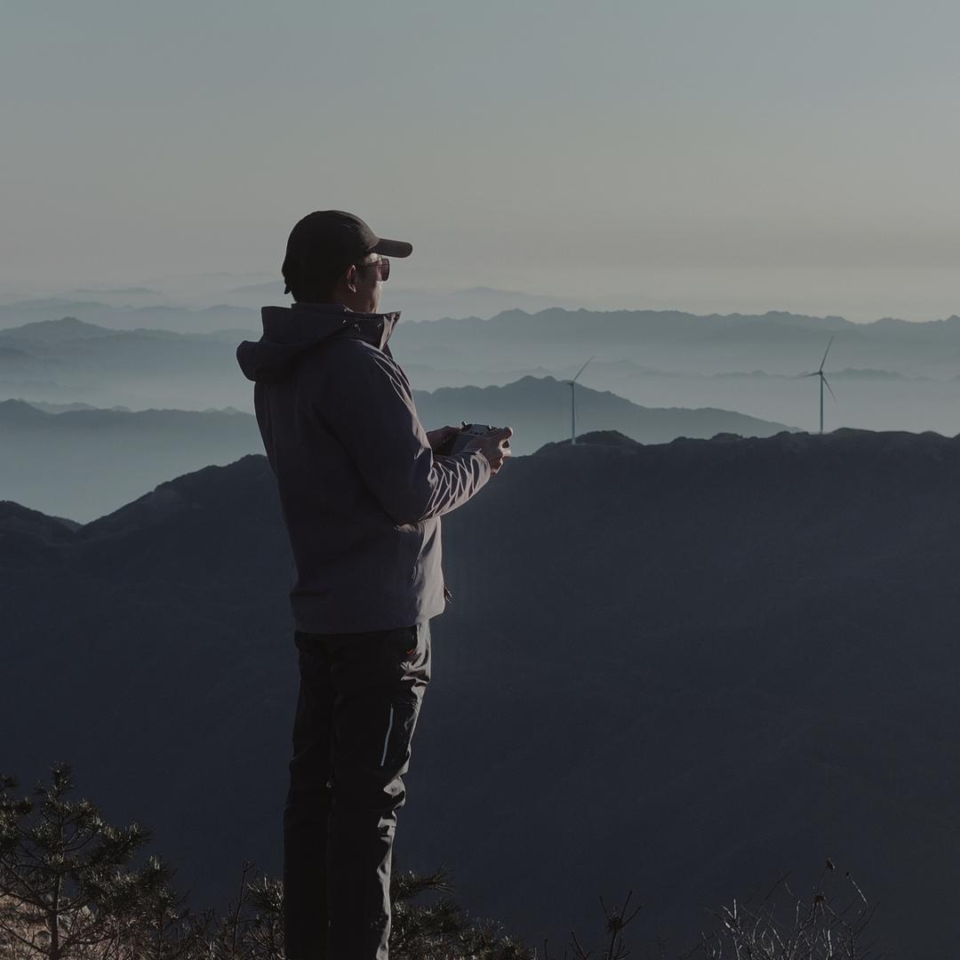航拍摄影师山溪