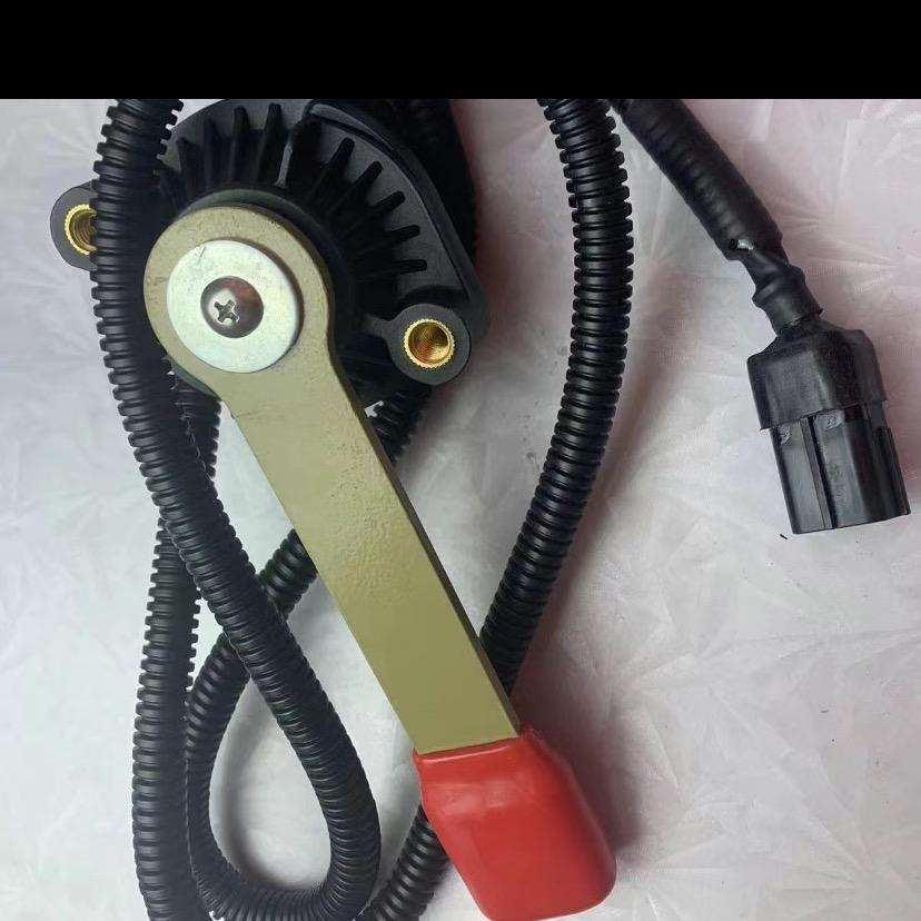 拖拉机收割机电子油门改装批发