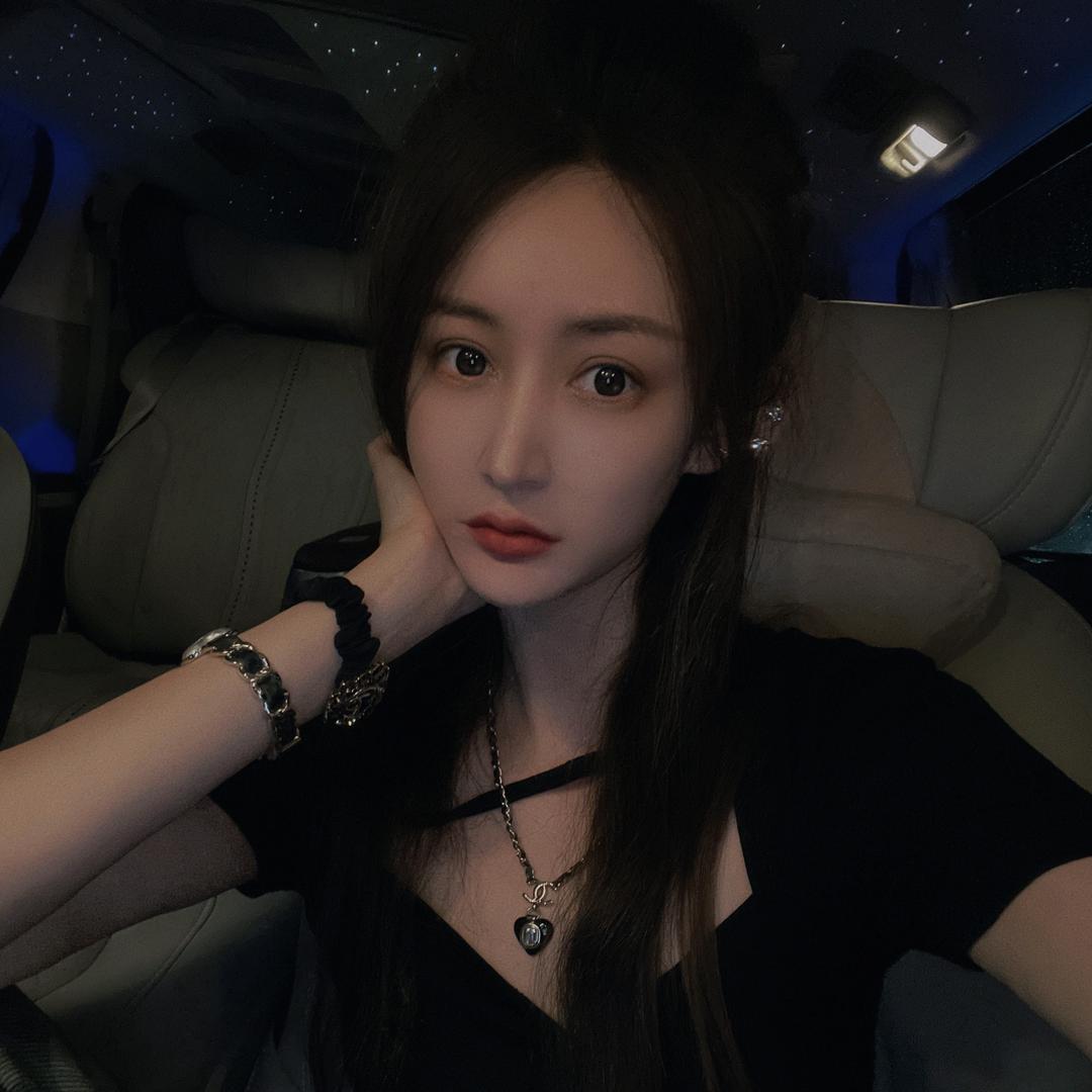 𝐋𝐄𝐀𝐅𝐀𝐆𝐄