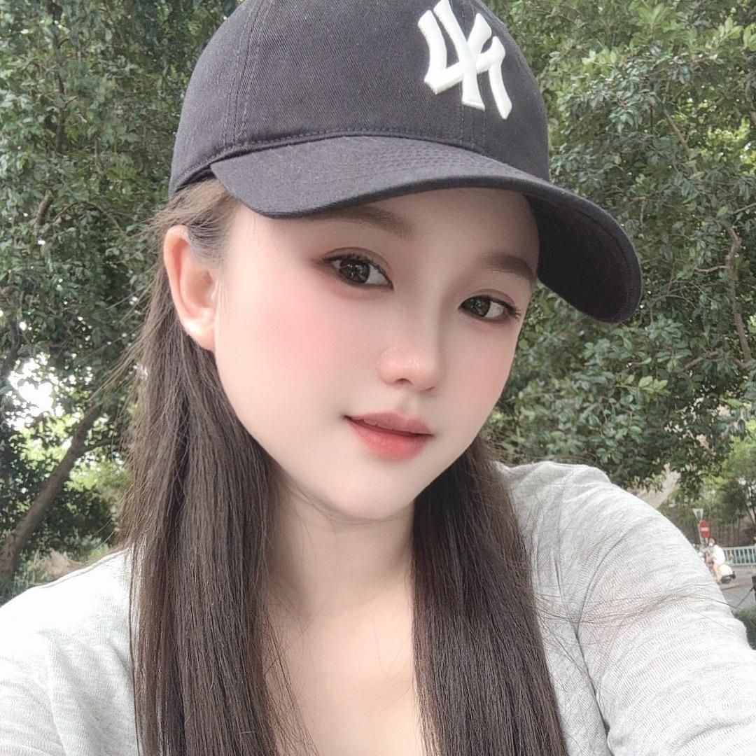 是燕子吖。