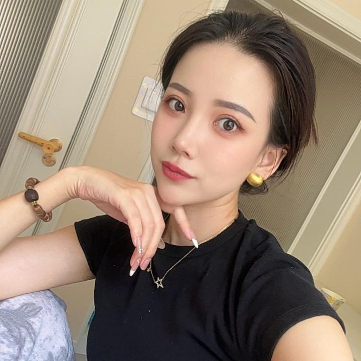 玥然