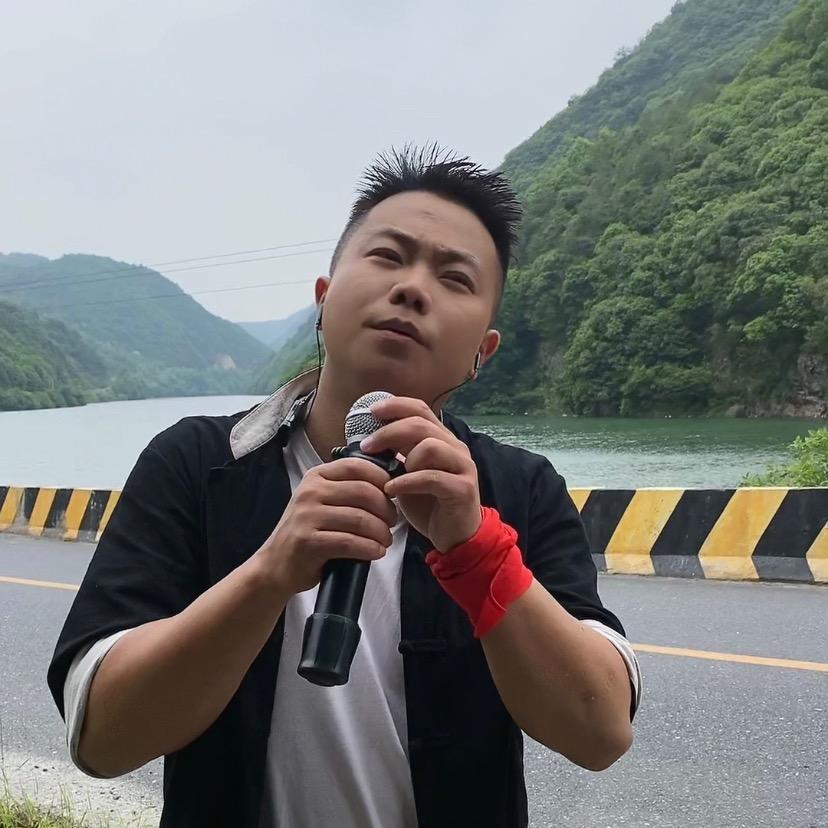 王海龙一爱久婚礼婚纱馆