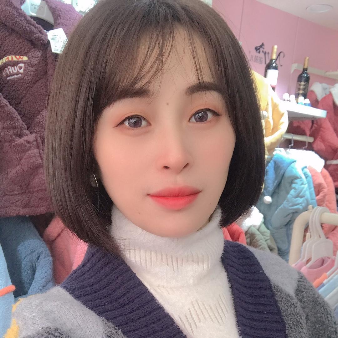 在鄱阳卖内衣的心怡唯美
