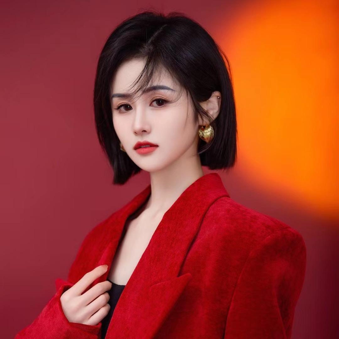 俞洋蕾（李不管老板娘）