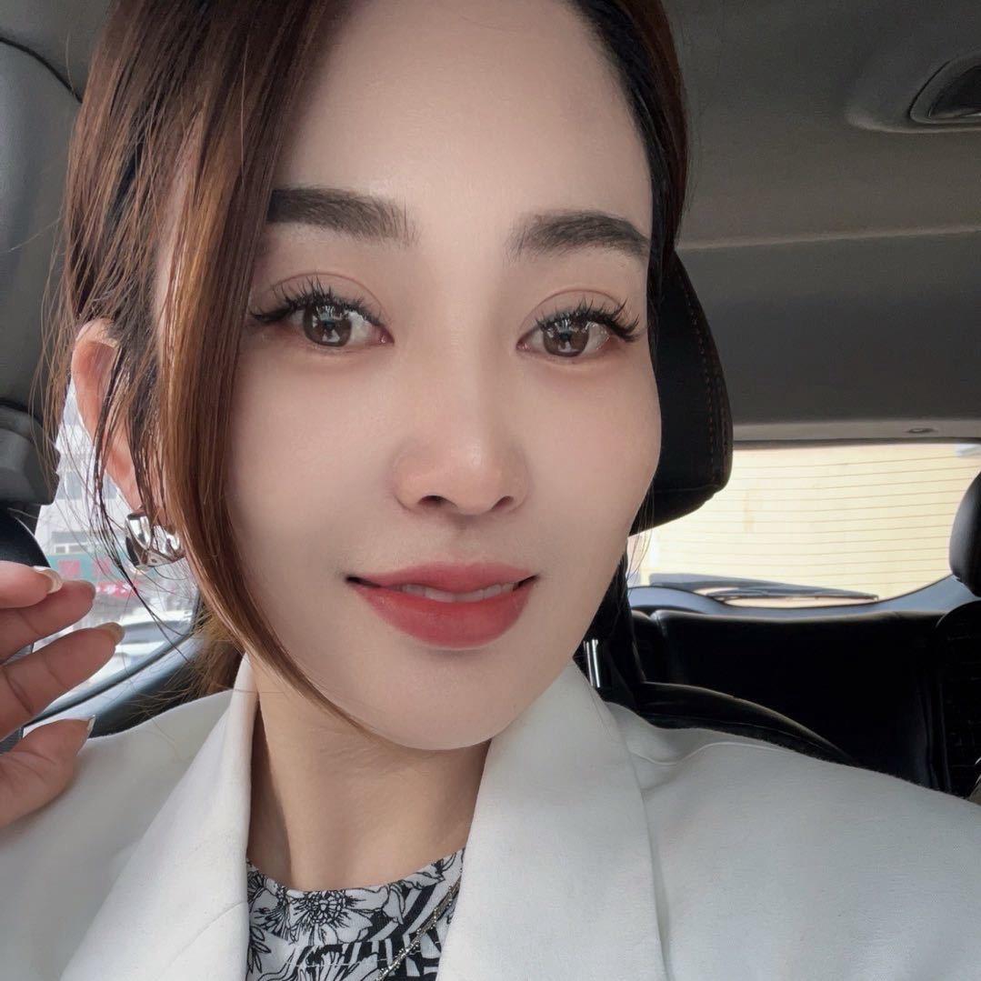 羽伊采女装