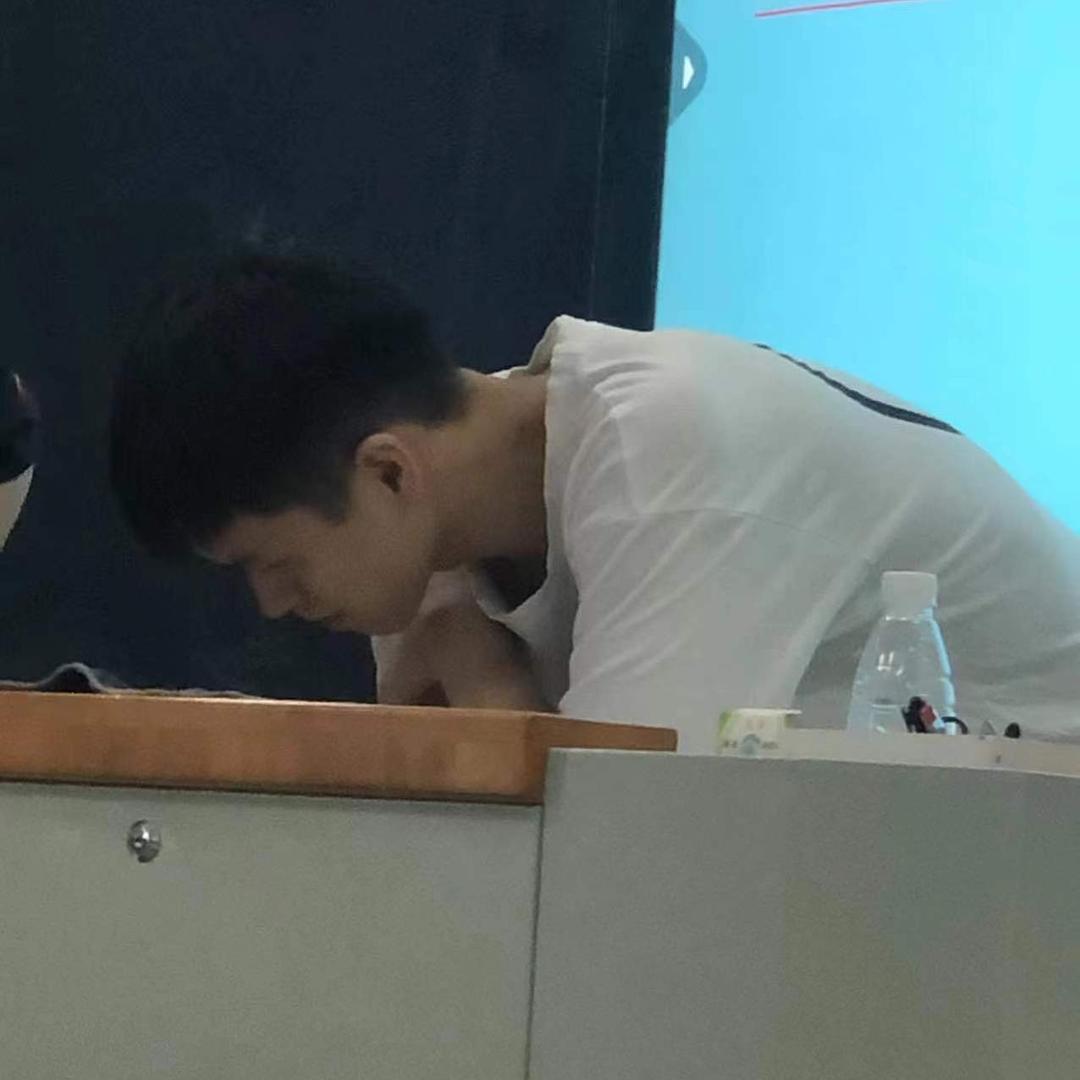 讲数学的老施