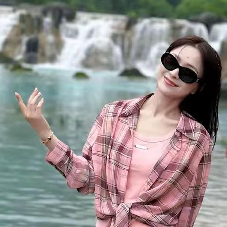 额头上的豆豆穿搭记