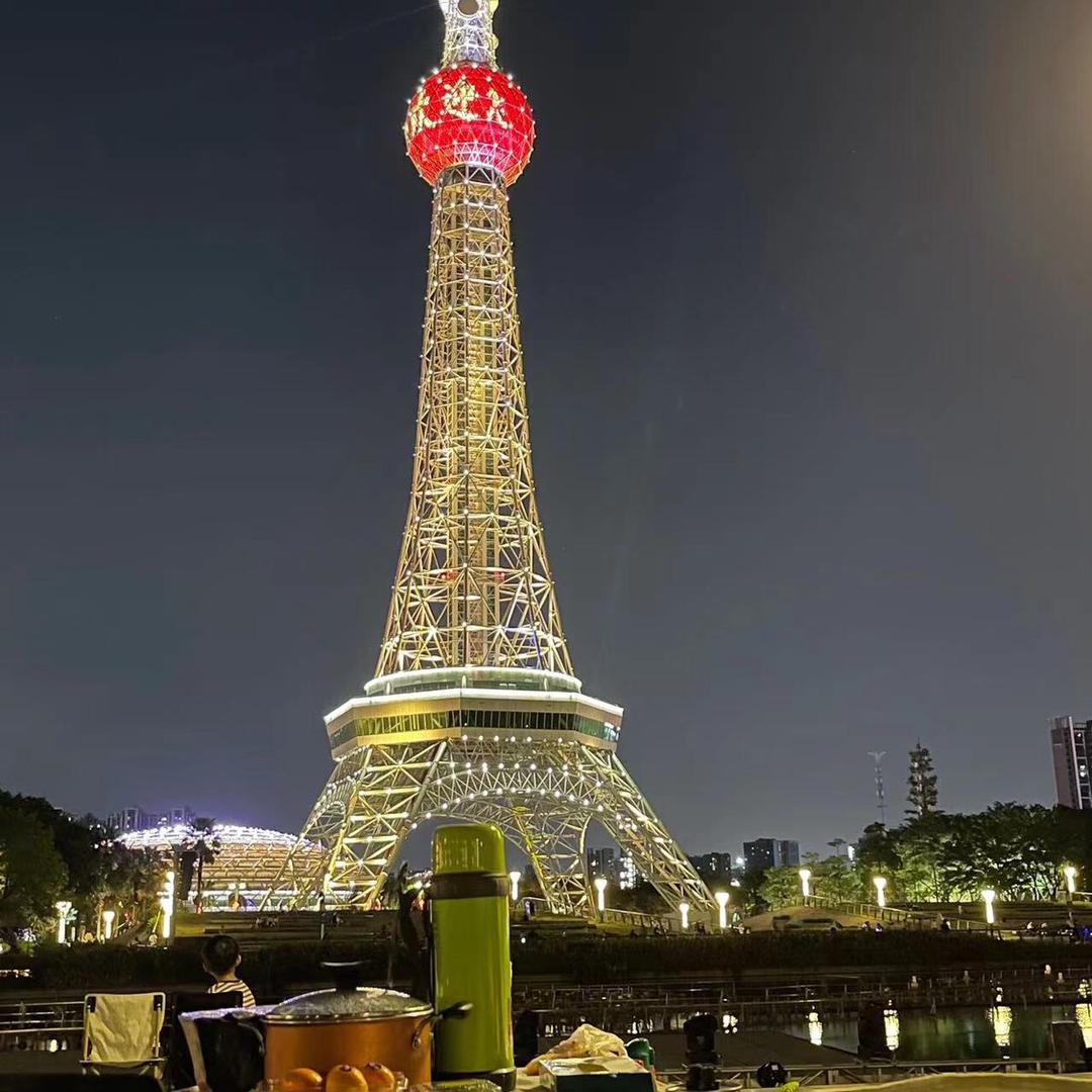 奔驰车上的柠檬树