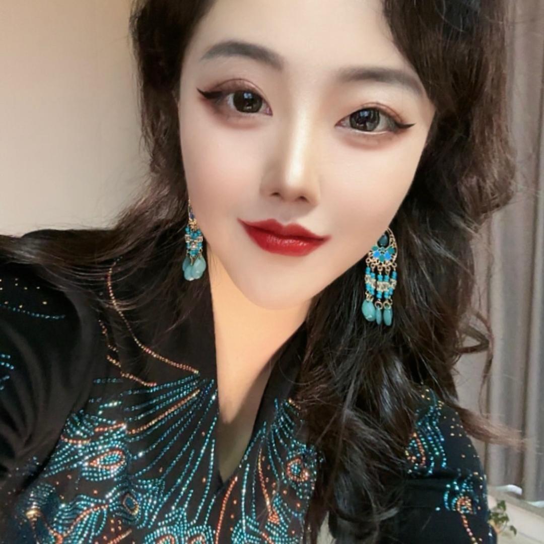 四季青老板娘静静欧货烫钻工厂