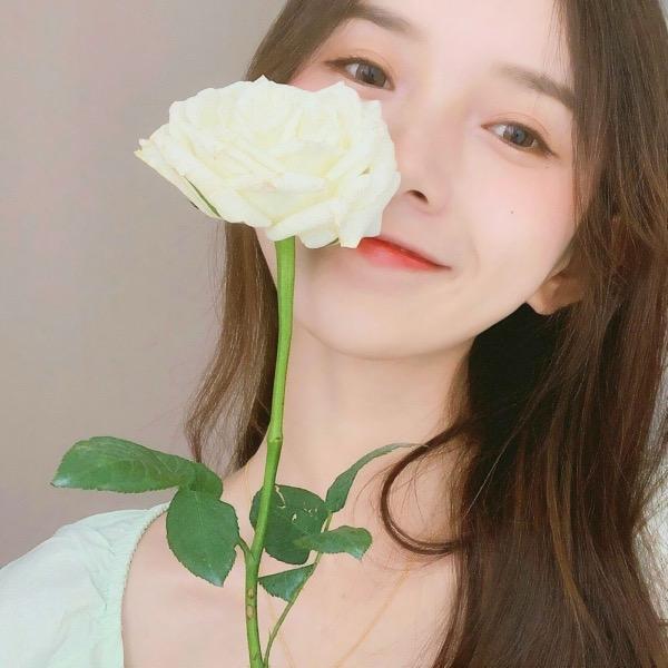 曼卿玉花枳晓美妆工具专卖店