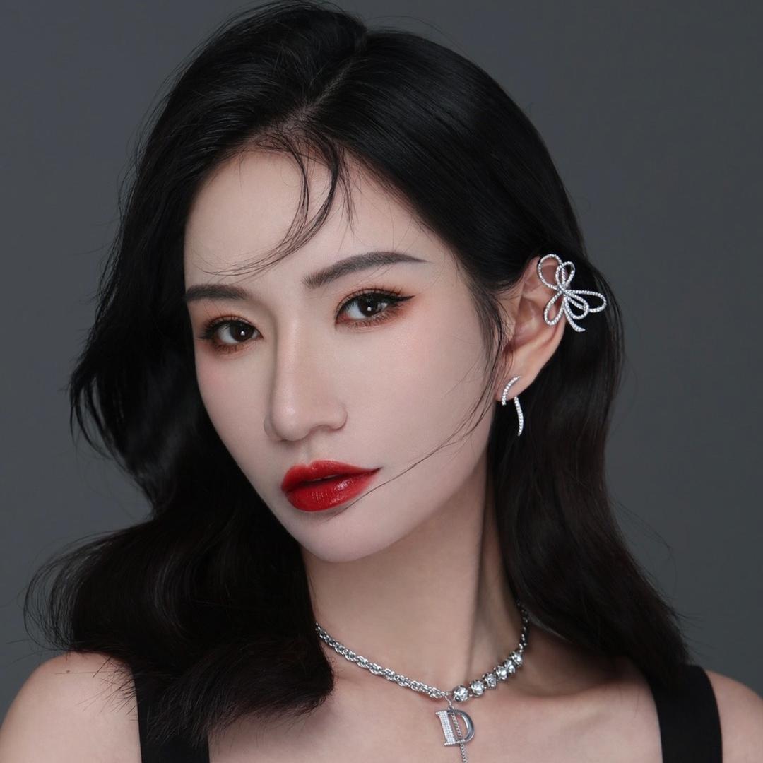 女司机佳佳