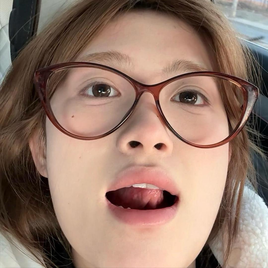 不爱说话我本人
