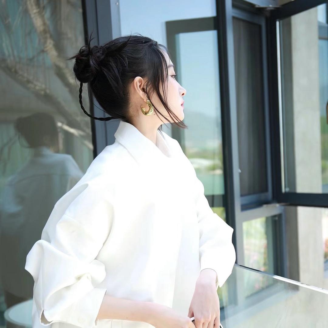 Yi漂亮女装