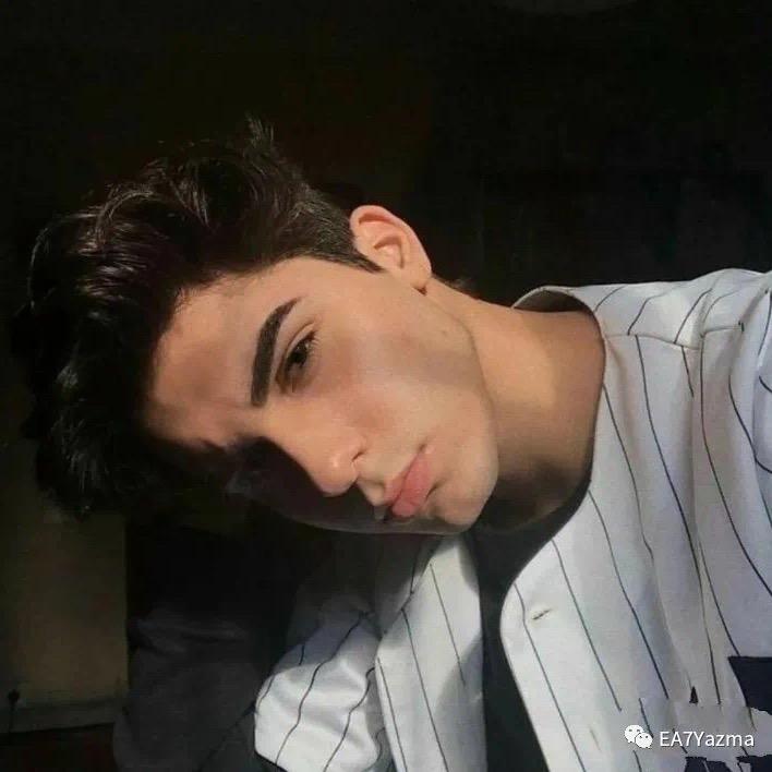 👑
