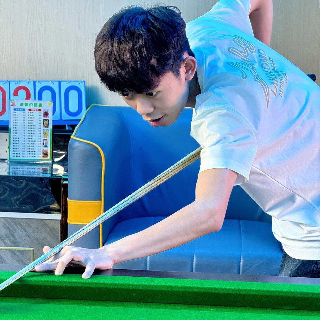 小Y🎱