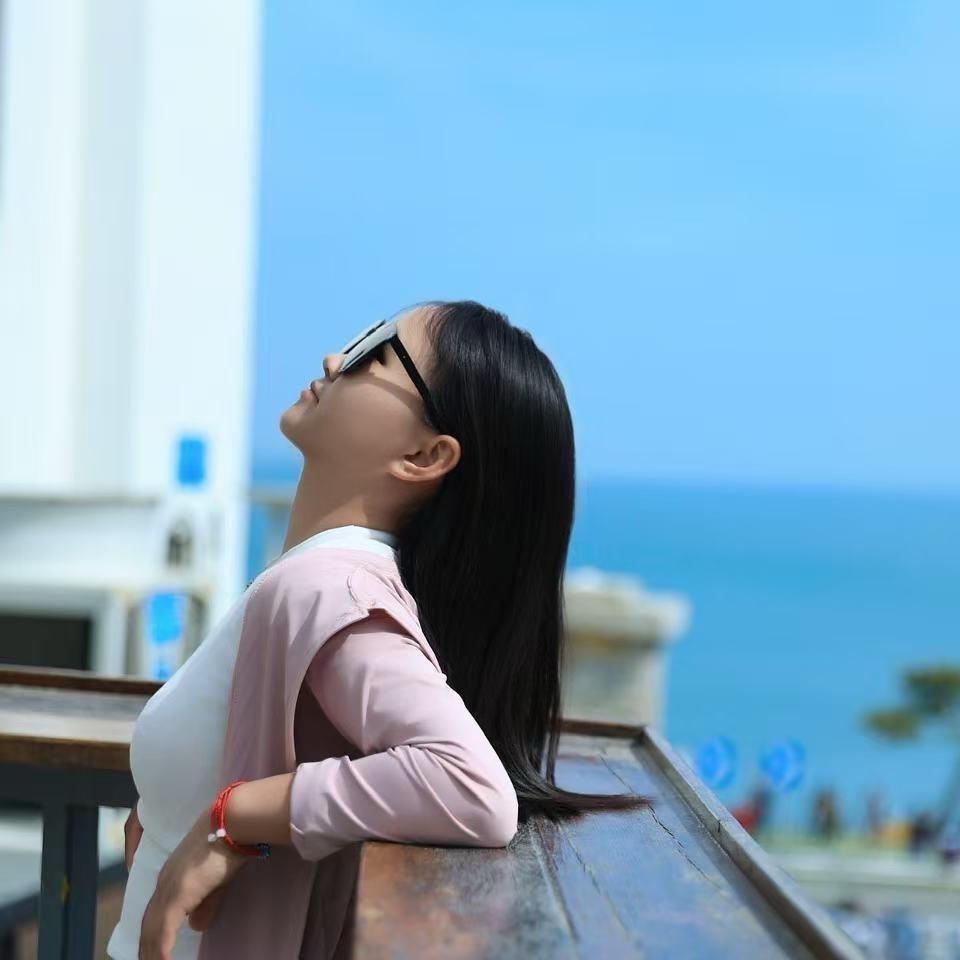 欣欣吖