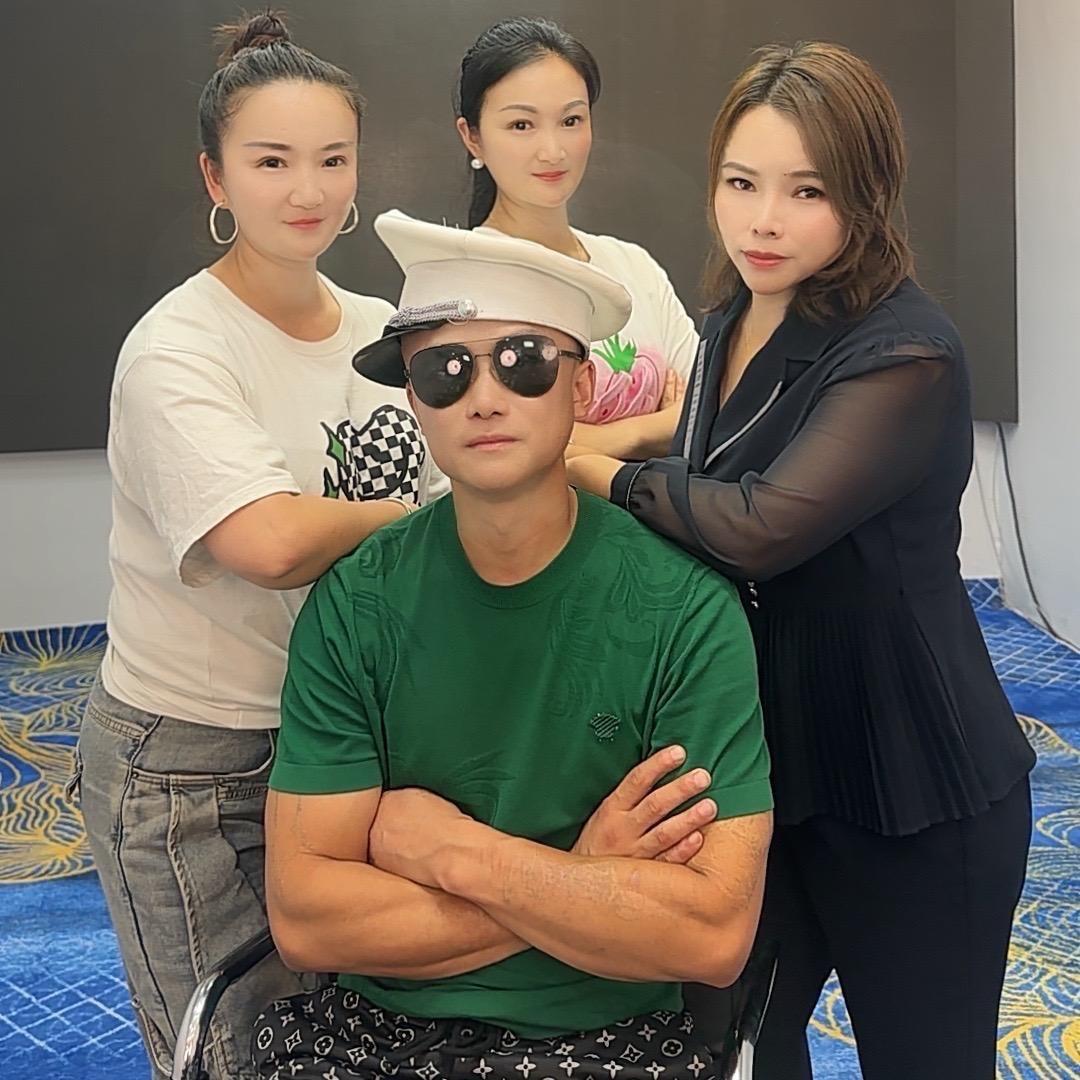 二明子搞笑哥团队……（双姐)
