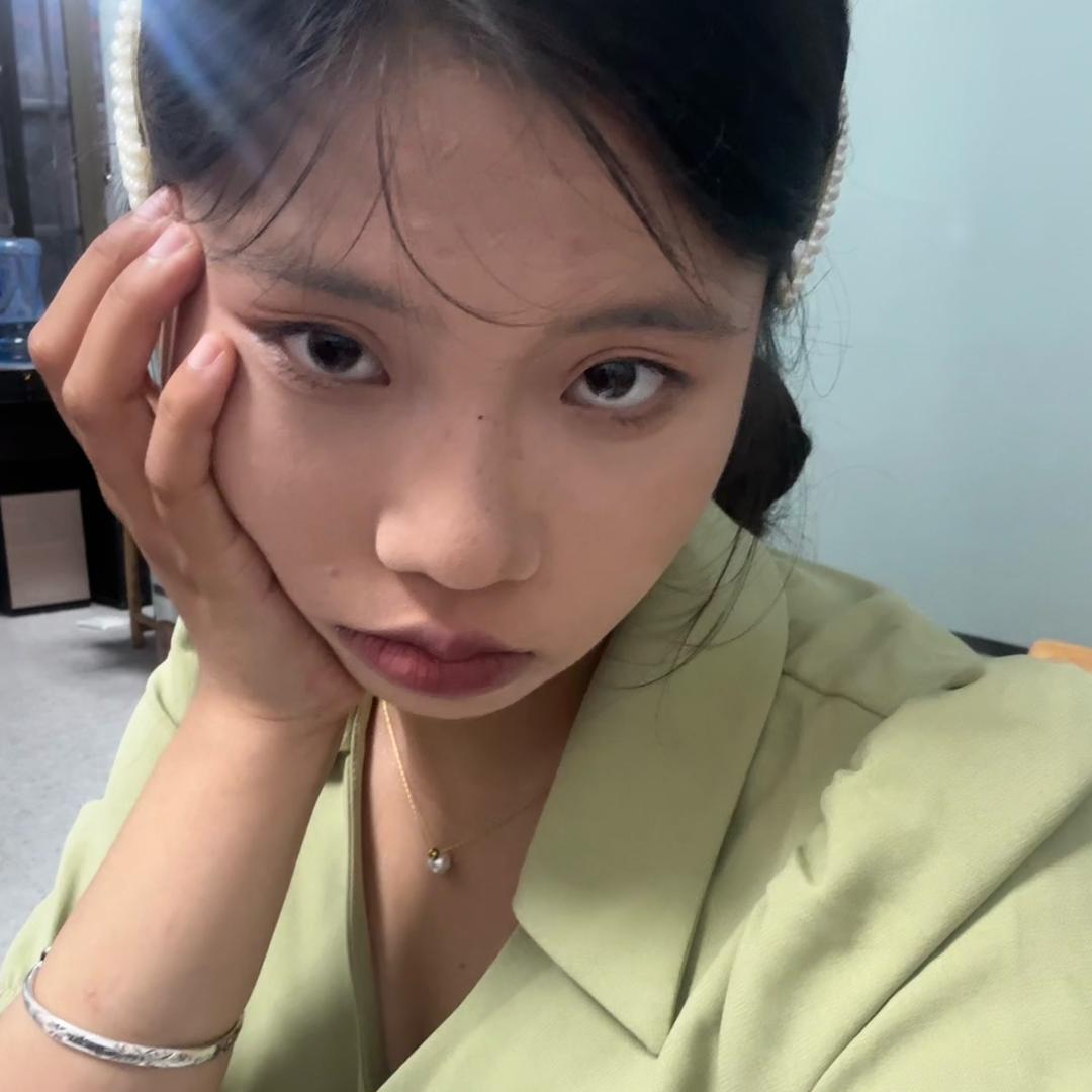 月皎白
