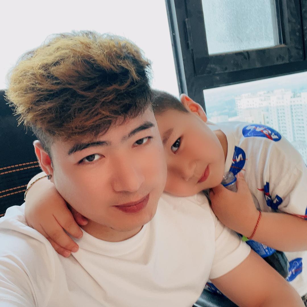 🥳熙 爸爸