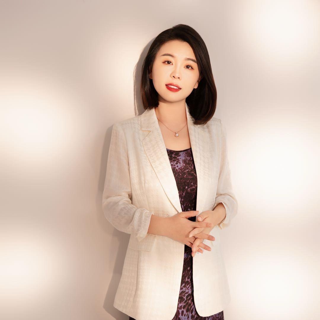 中央空调柳方婷