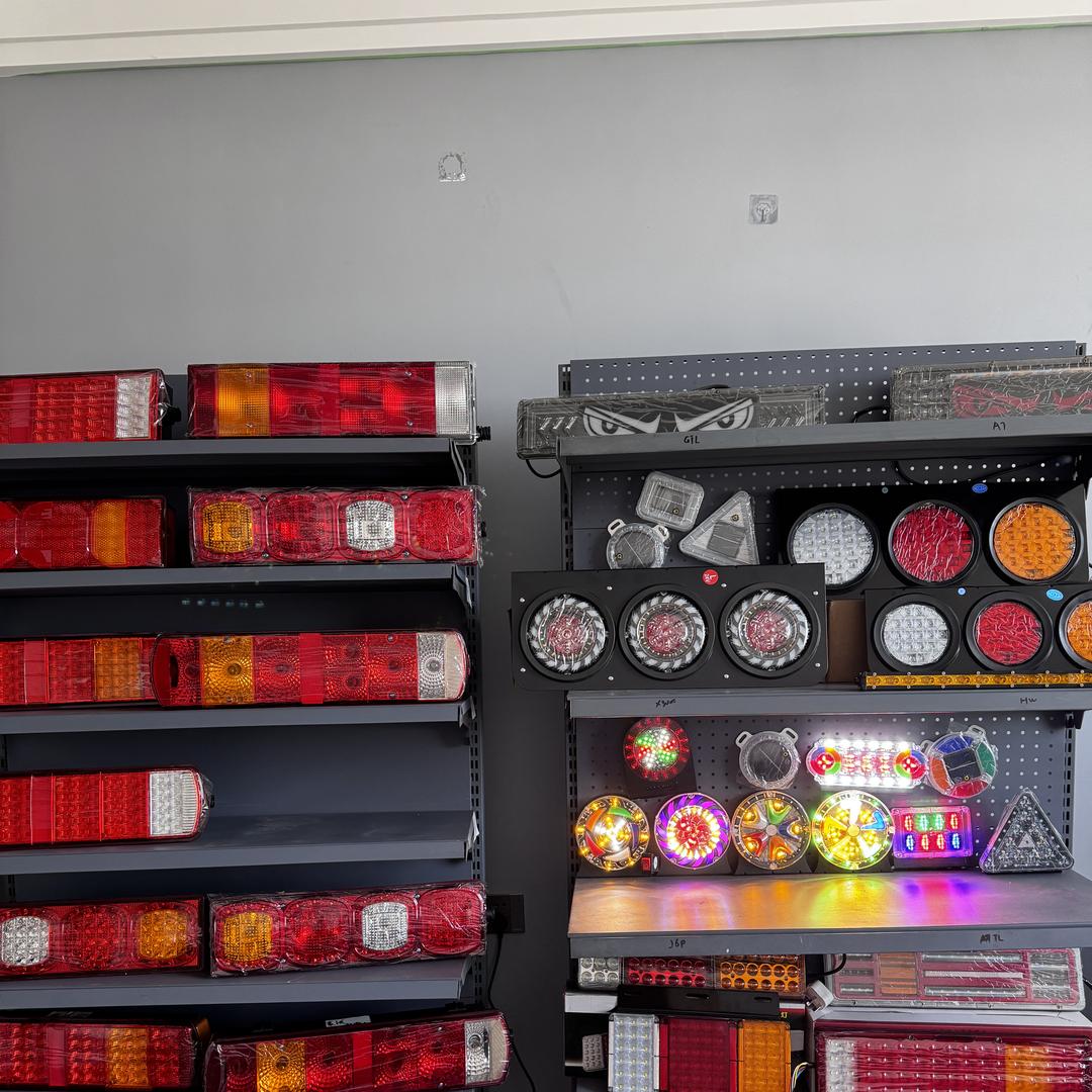 汽车重卡电器 配件 灯具