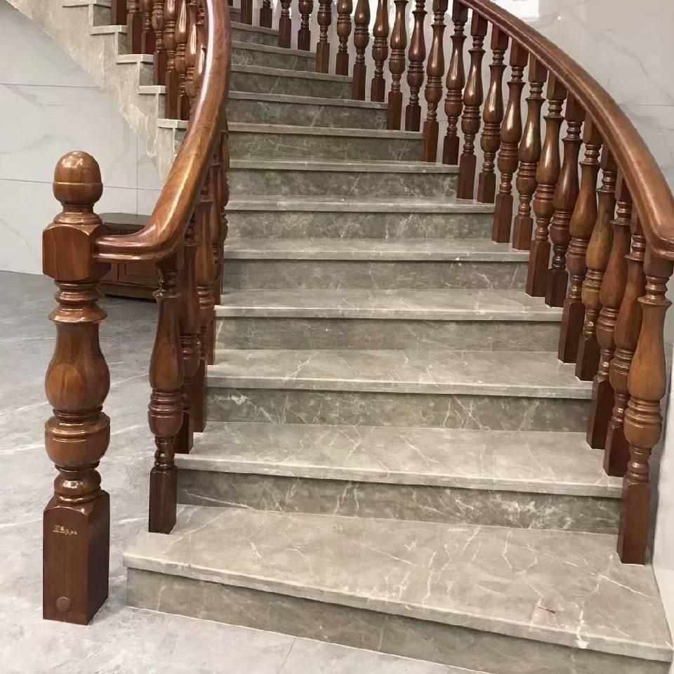 封丘圣美琦实木楼梯