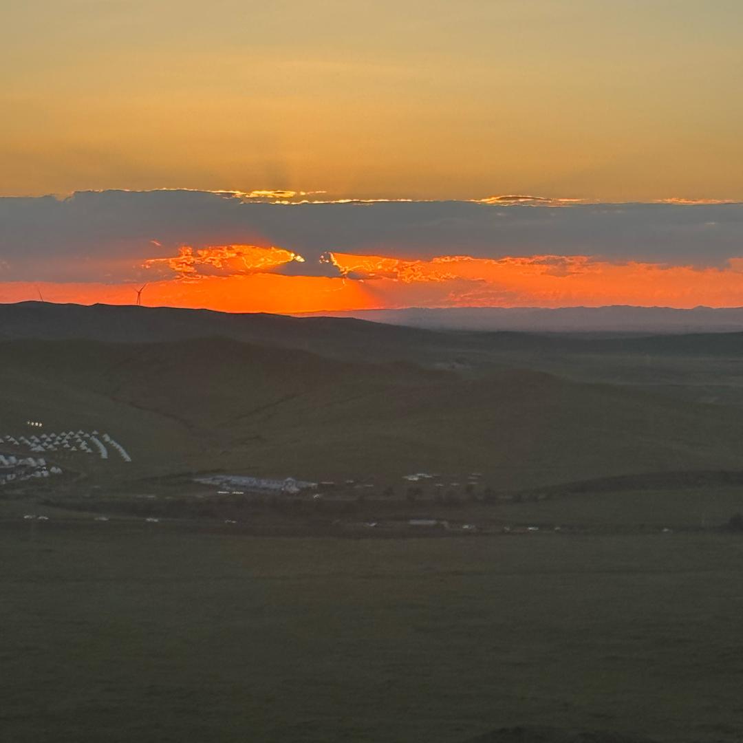 世界匆匆而过，我的脚步只为你停歇