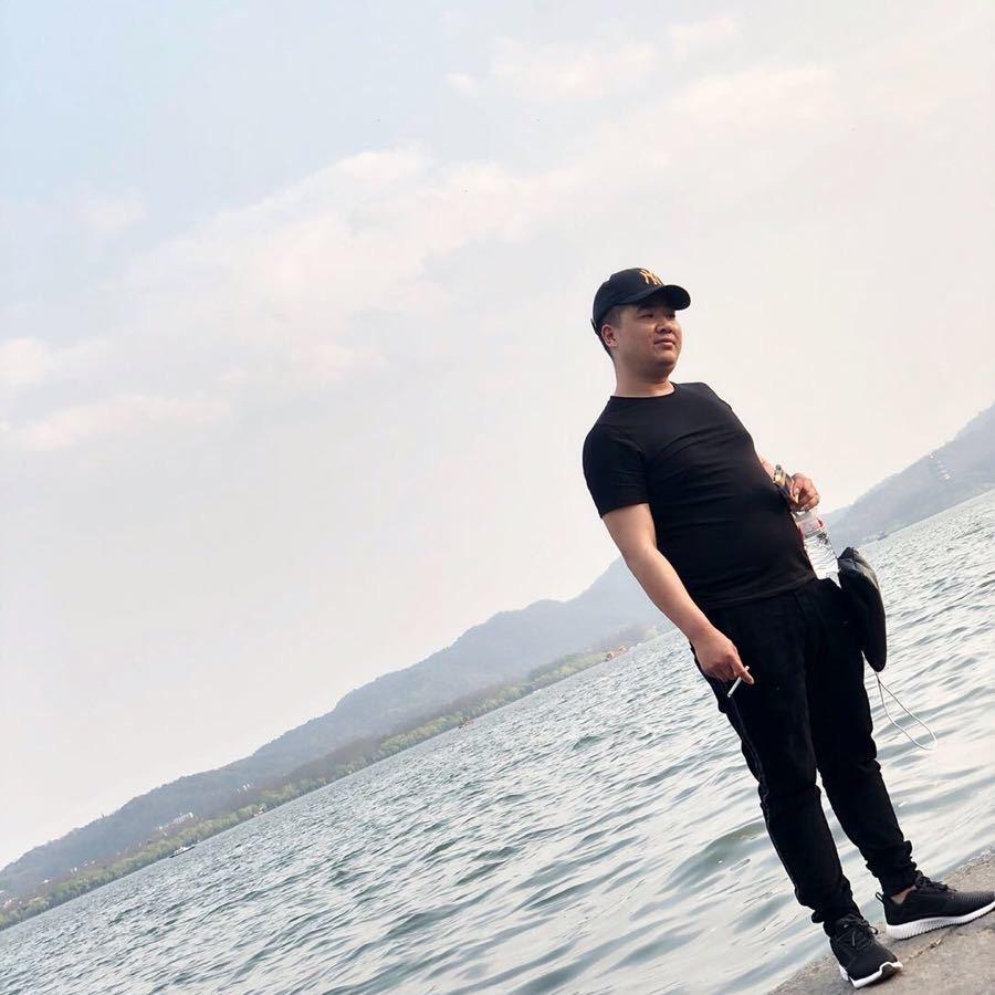 小高与车
