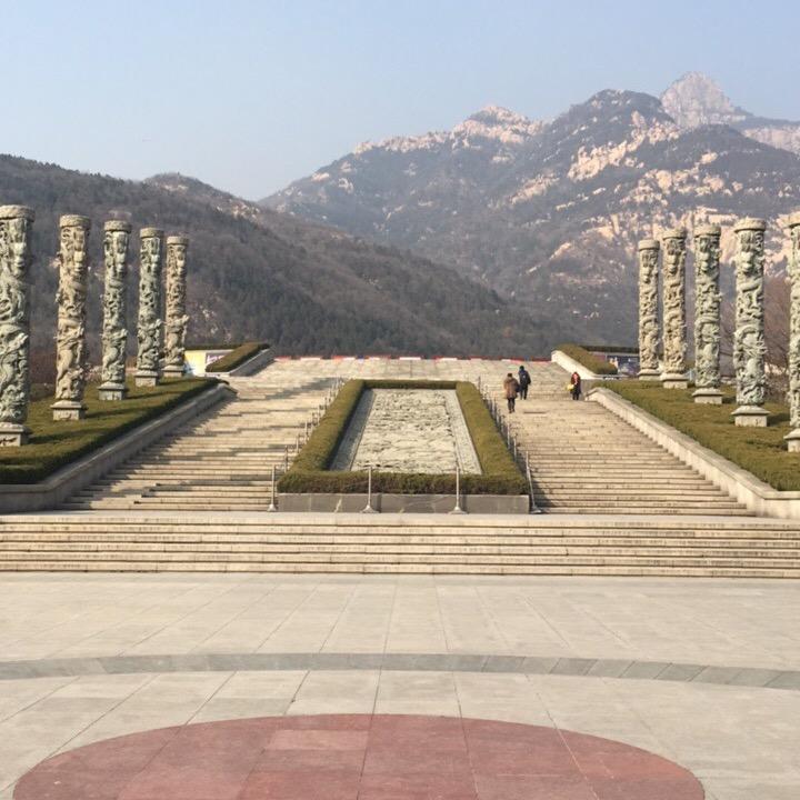 没伞的孩子，必须努力奔跑