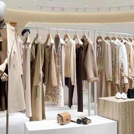 简兮女装工厂店